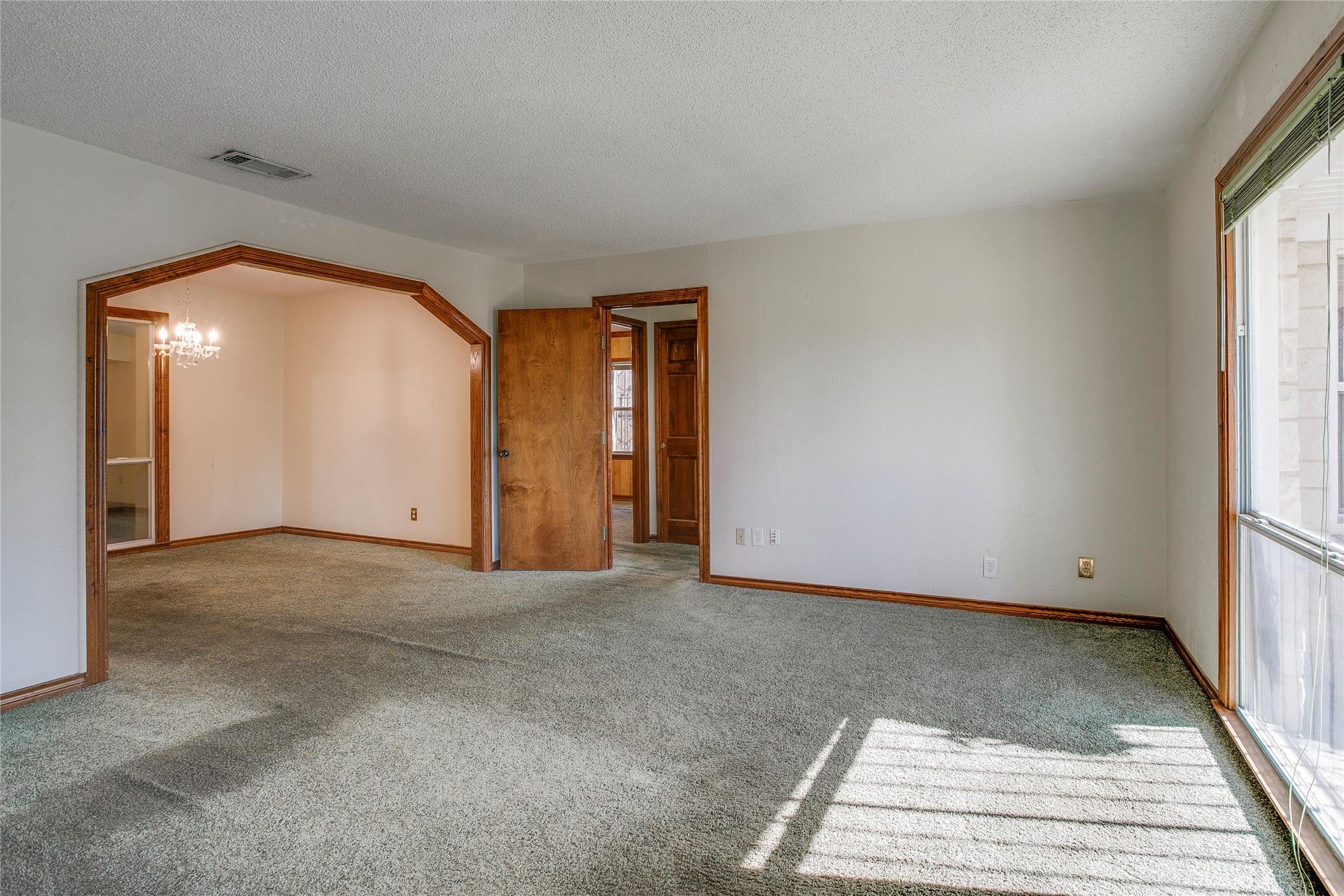 614 Marshalldell Avenue Dallas TX 75211