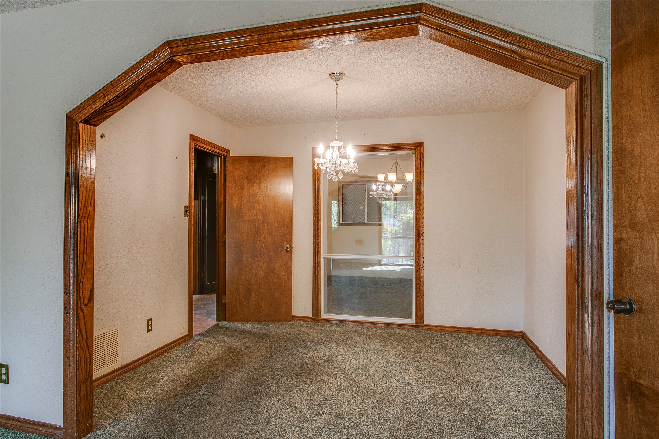 614 Marshalldell Avenue Dallas TX 75211