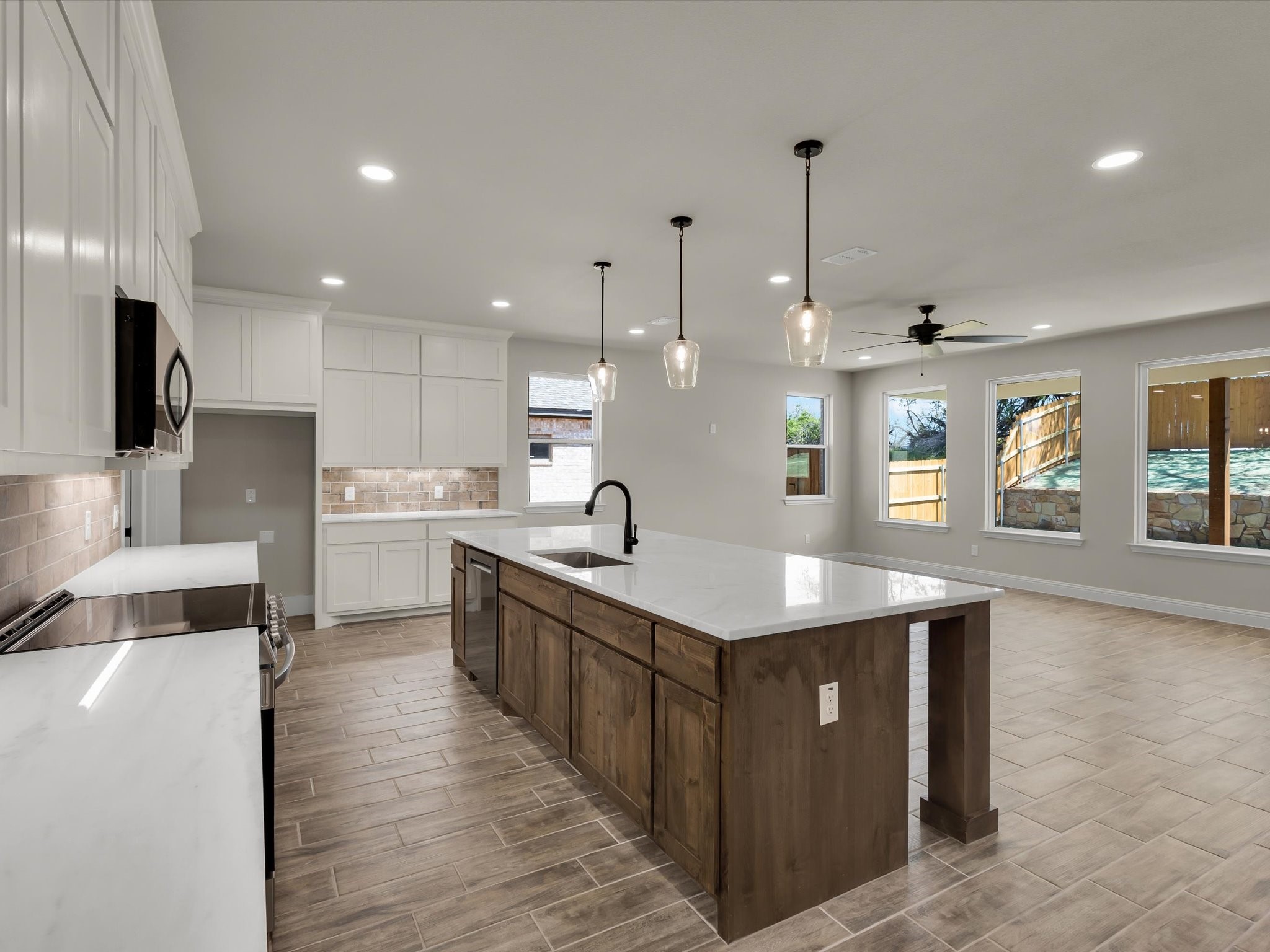 612 Jameson Springtown TX 76082