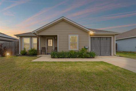 321 Blakney Street Cleburne TX 76031