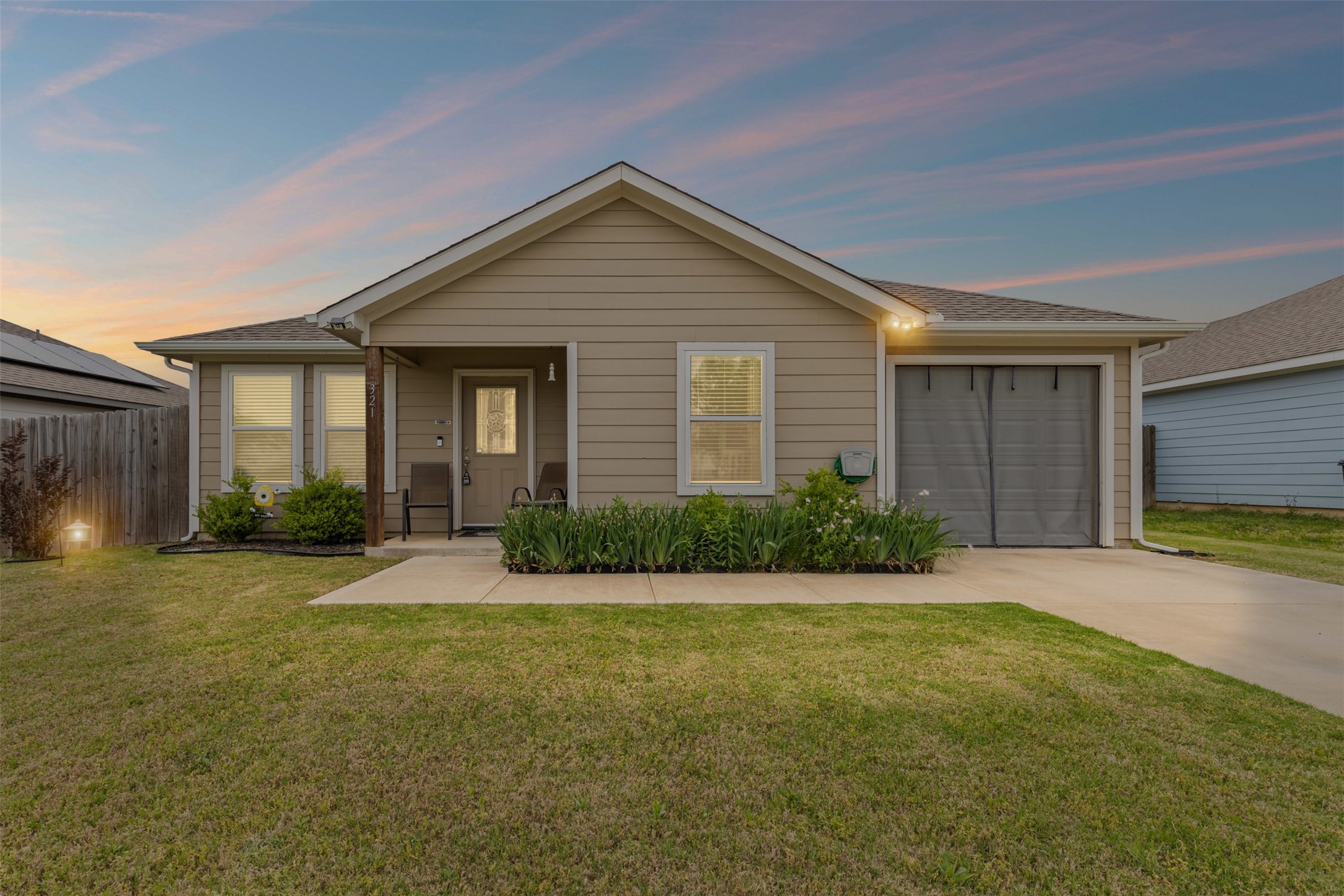 321 Blakney Street Cleburne TX 76031