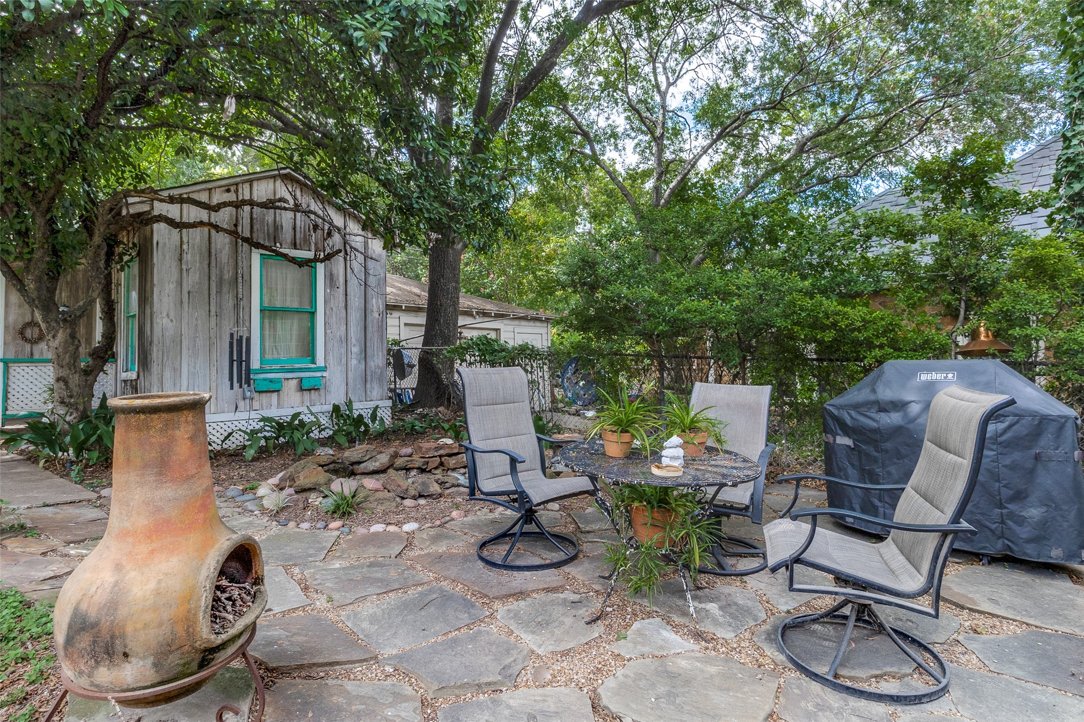 1111 N Edgefield Avenue Dallas TX 75208