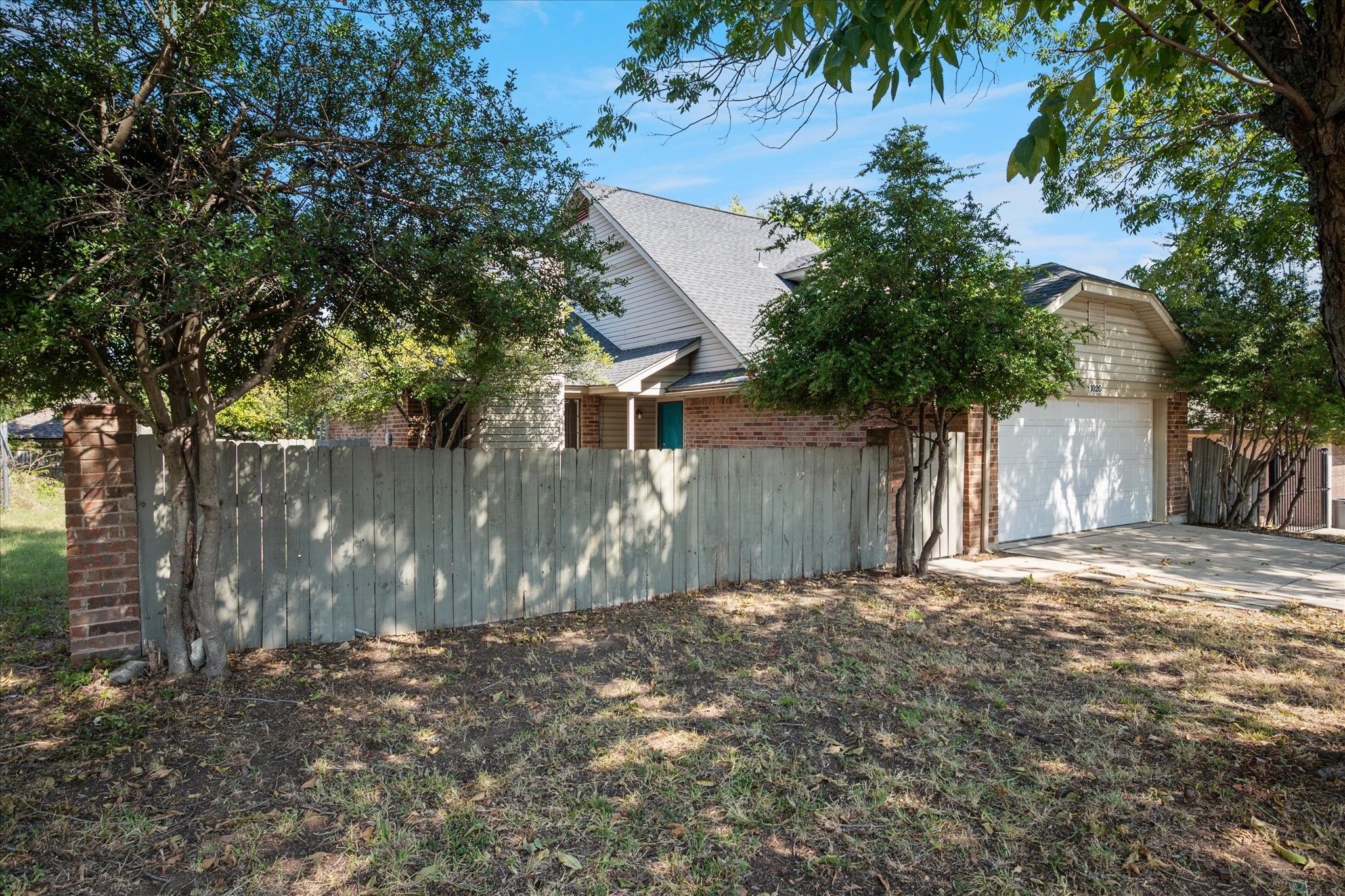 1020 W Hills Terrace Saginaw TX 76179