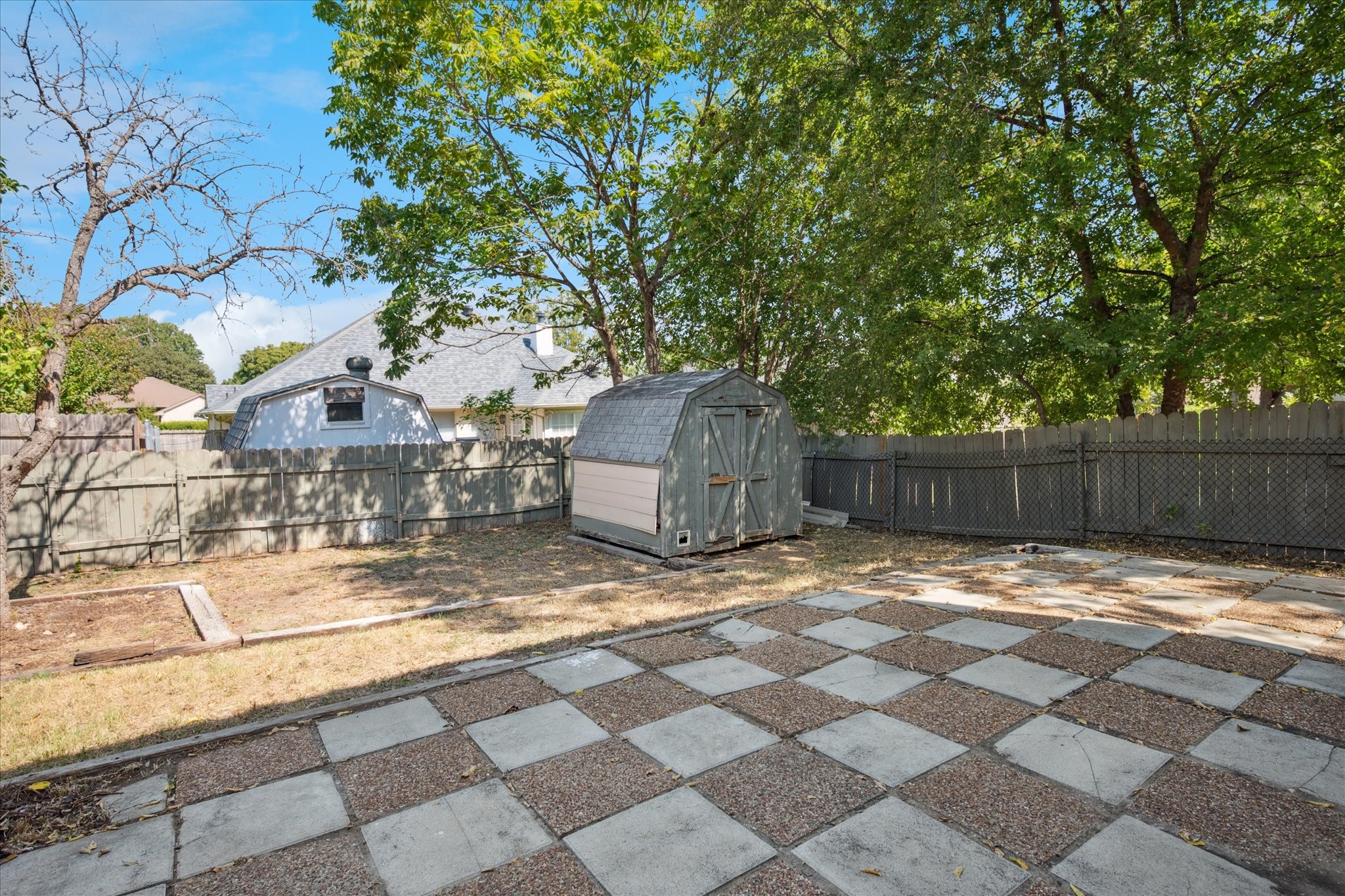 1020 W Hills Terrace Saginaw TX 76179