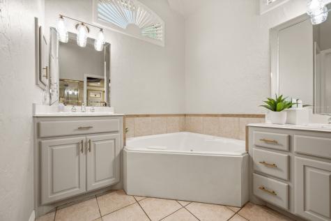 2706 Red Oak Court W Colleyville TX 76034