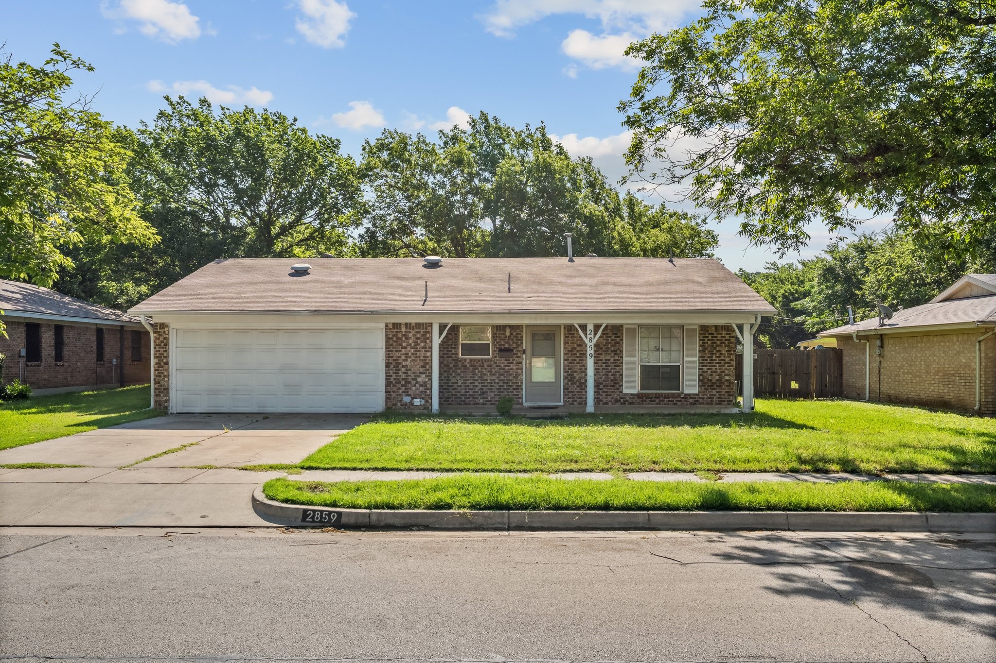 2859 Mims Street Fort Worth TX 76112