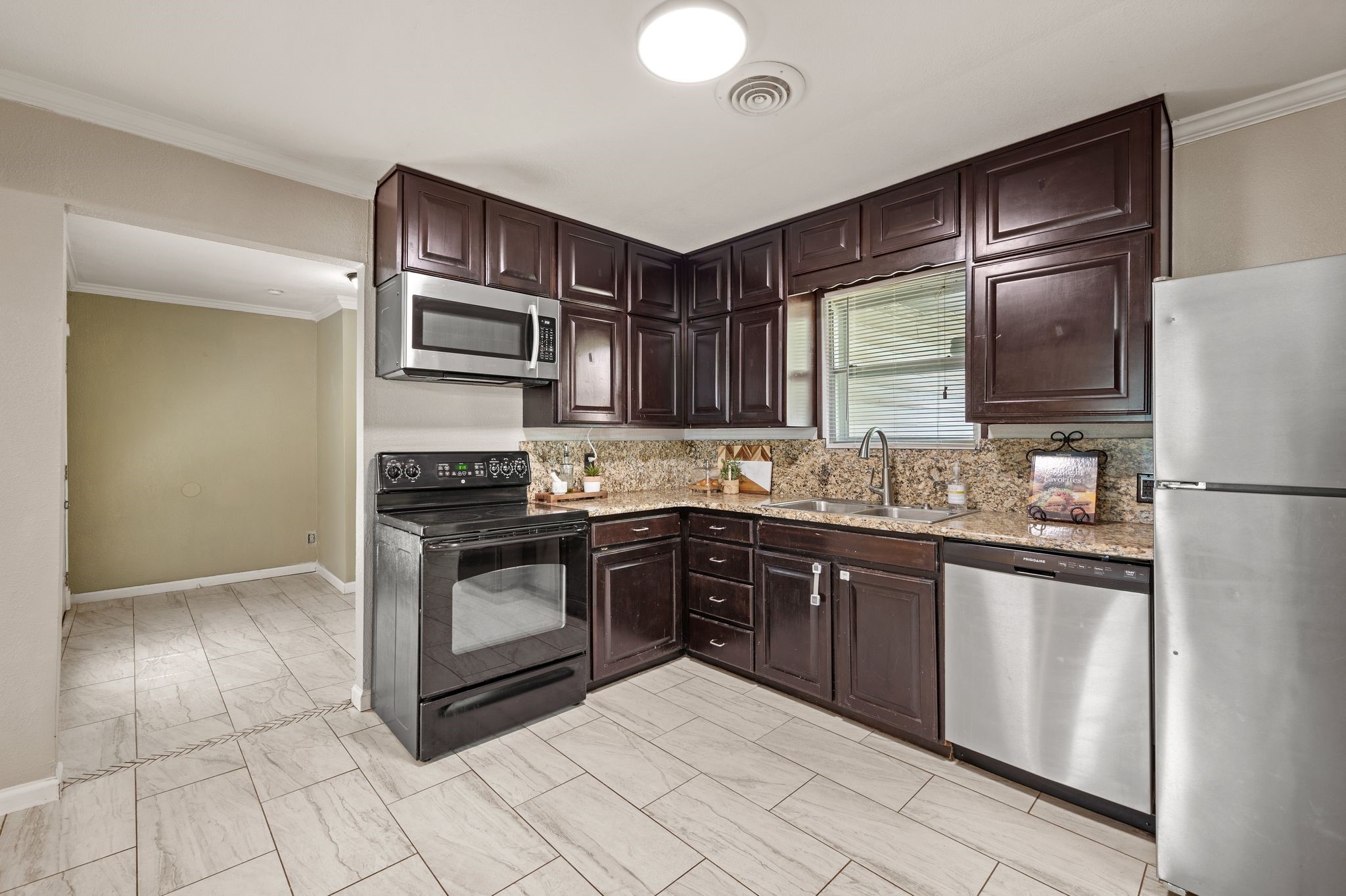 3154 Chamness Court Haltom City TX 76117