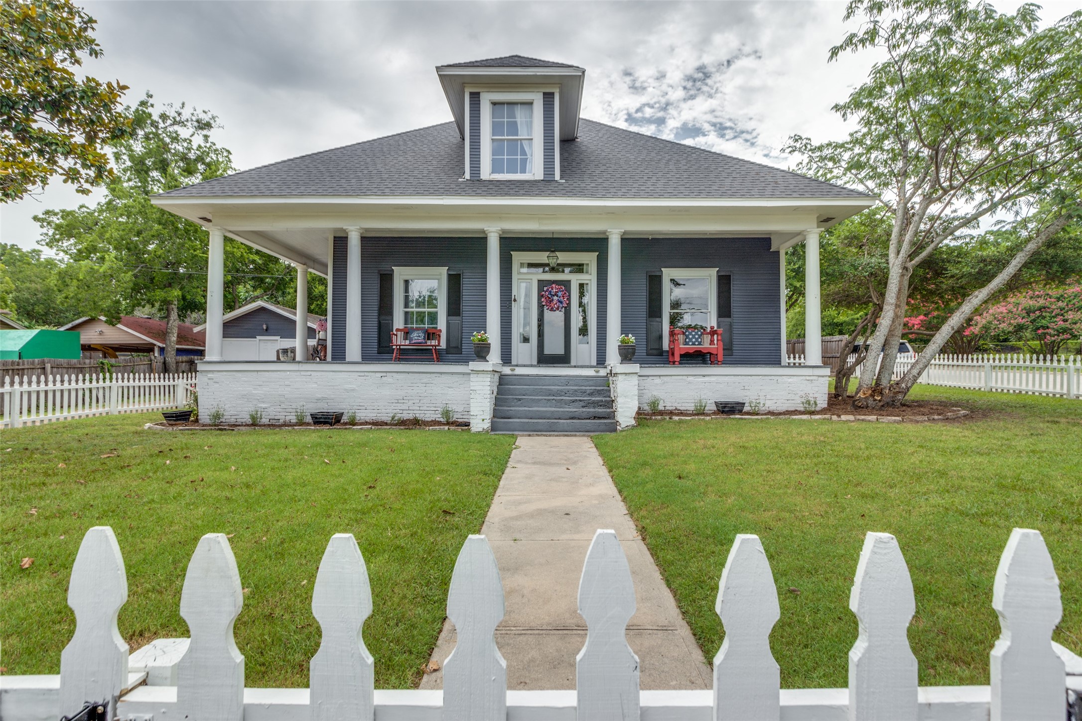 902 S Waco Street Weatherford TX 76086