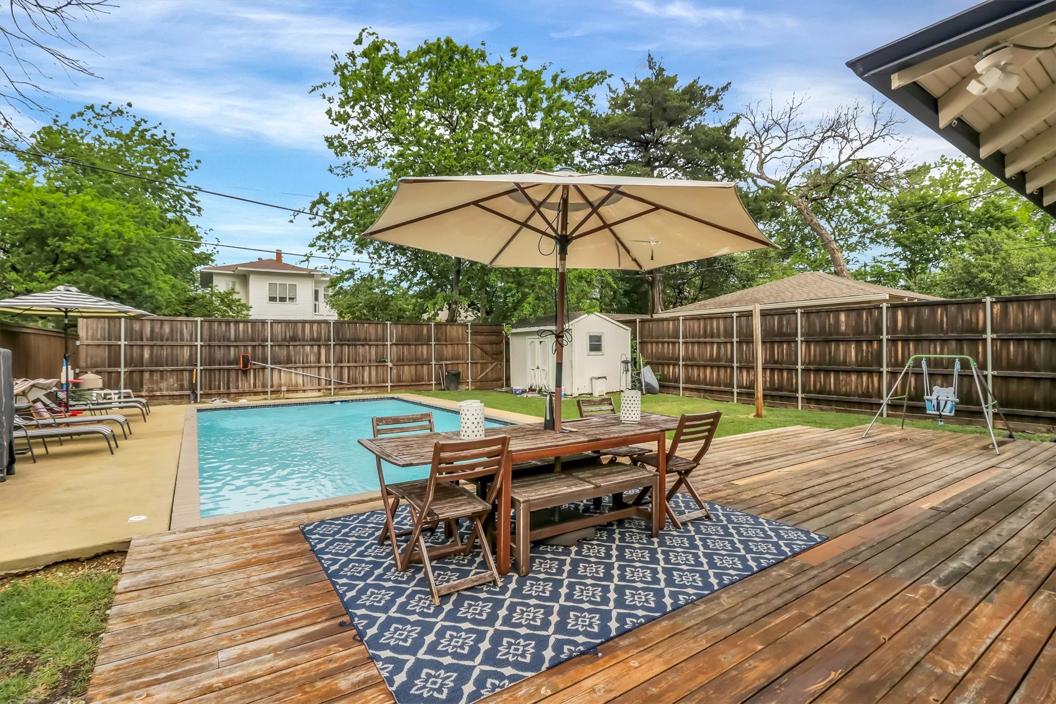 307 N Edgefield Avenue Dallas TX 75208