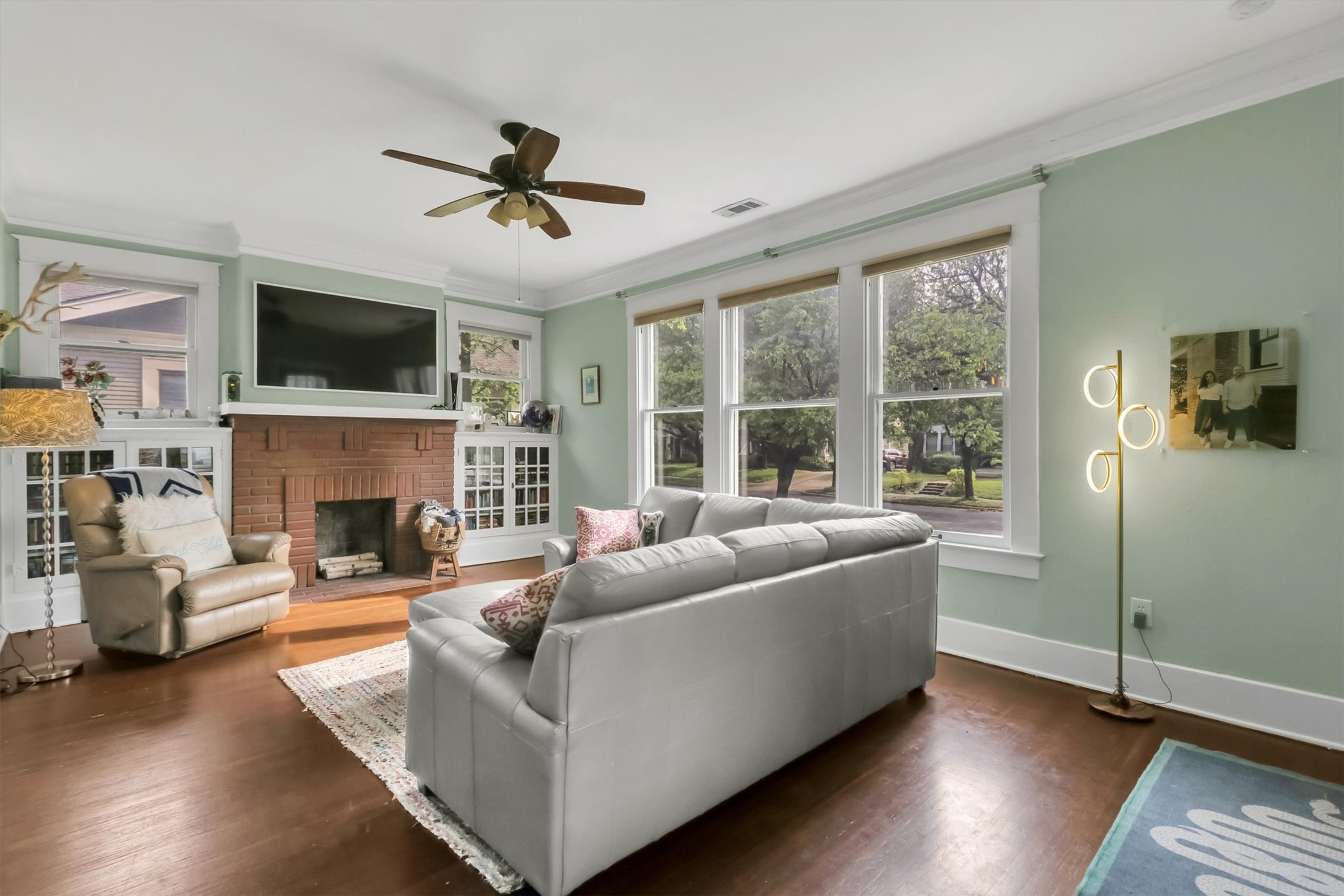 307 N Edgefield Avenue Dallas TX 75208