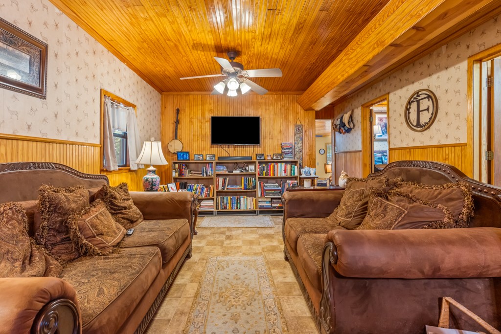130 & 154 Pr 3331 Big Sandy TX 75755