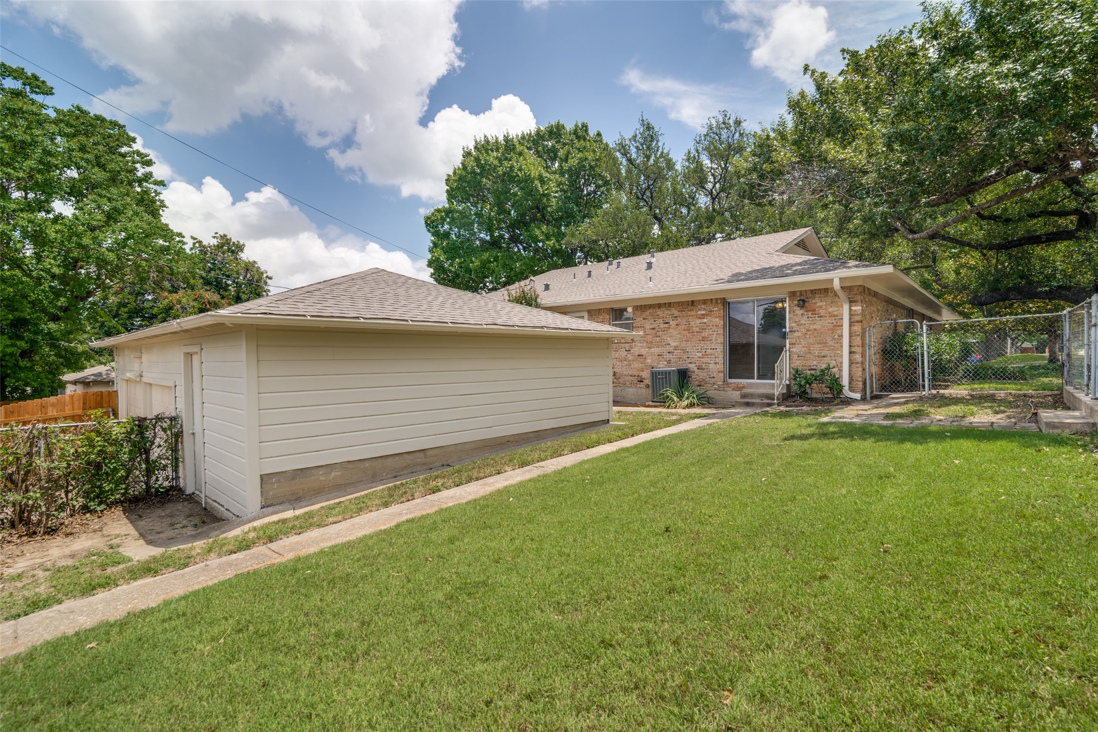 7003 Kingsbury Drive Dallas TX 75231