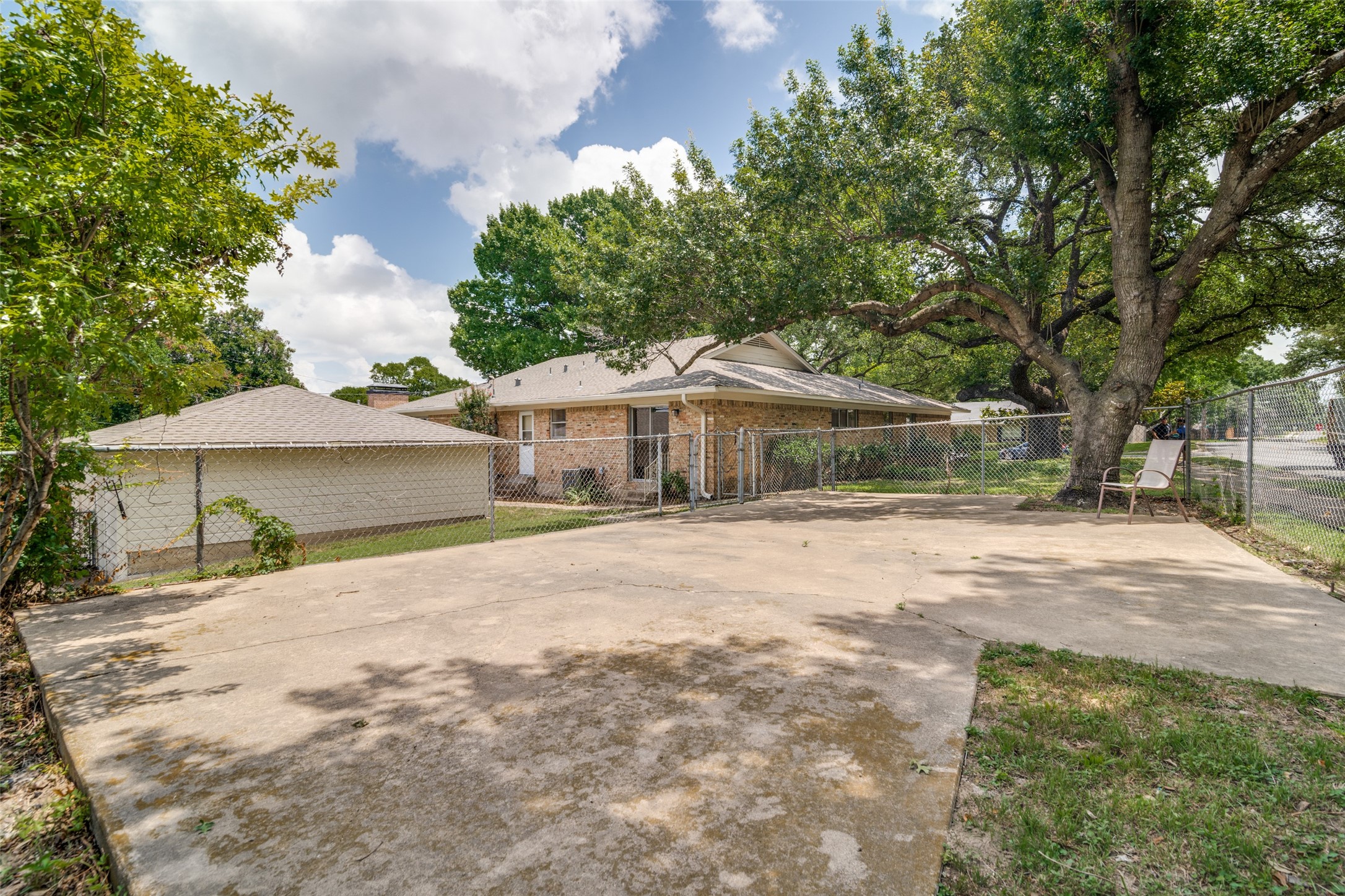 7003 Kingsbury Drive Dallas TX 75231