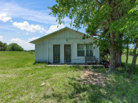 5444 Well Service Road Bowie TX 76230
