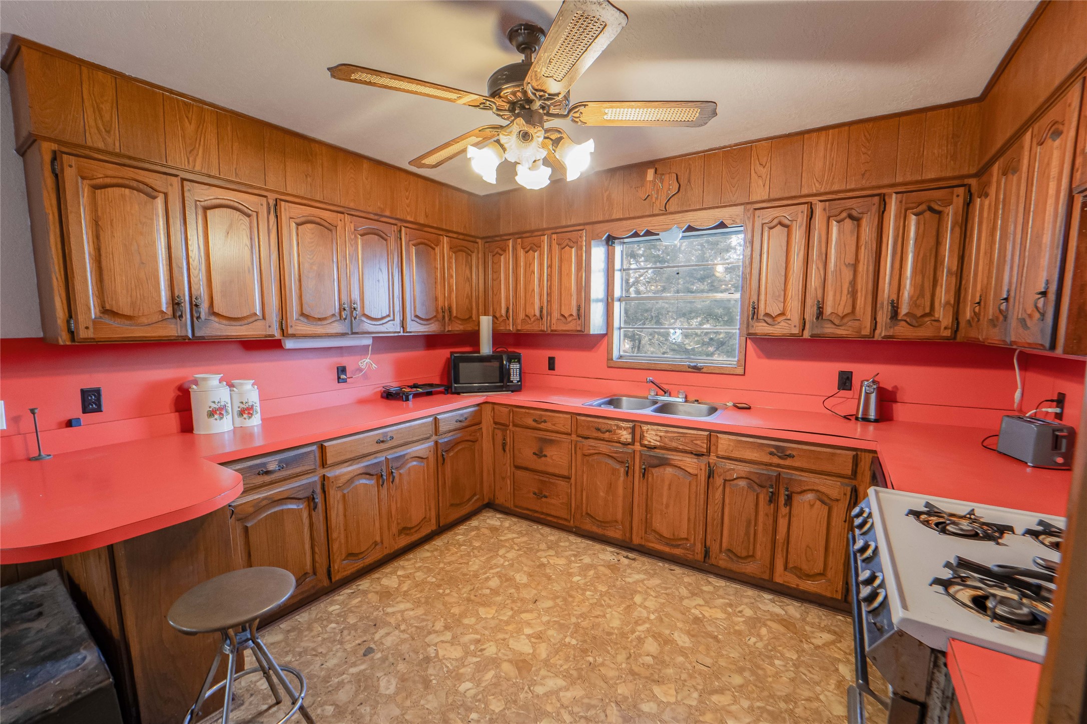 901 S Miller Street Breckenridge TX 76424