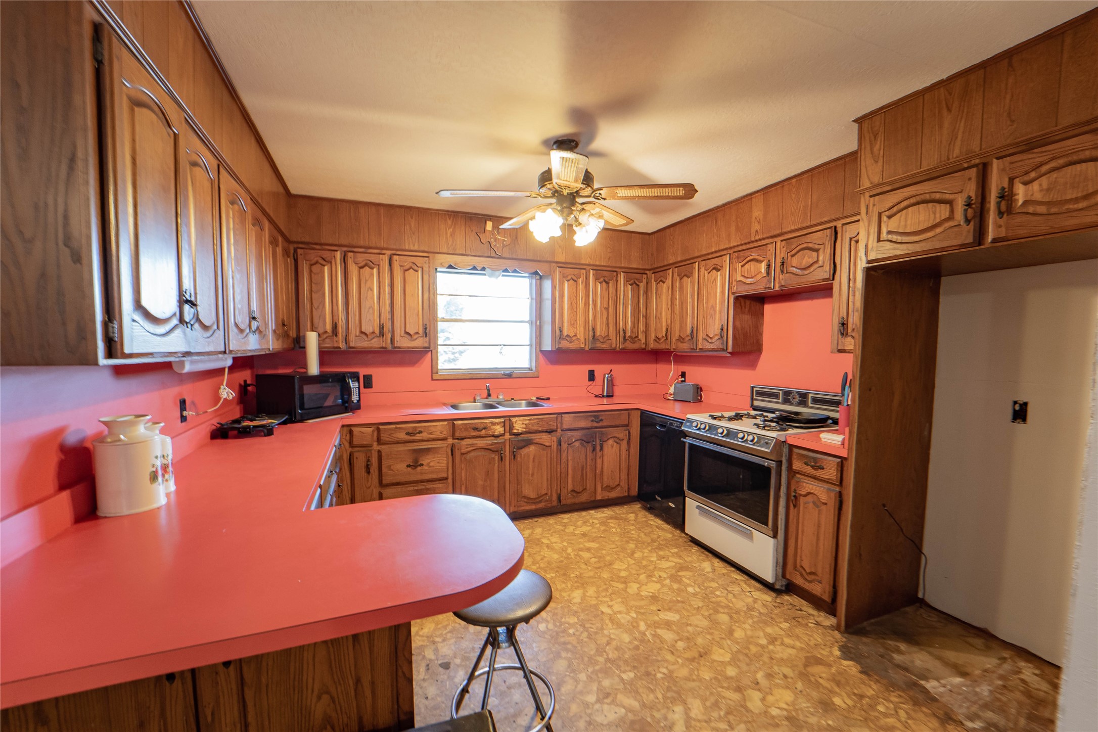 901 S Miller Street Breckenridge TX 76424