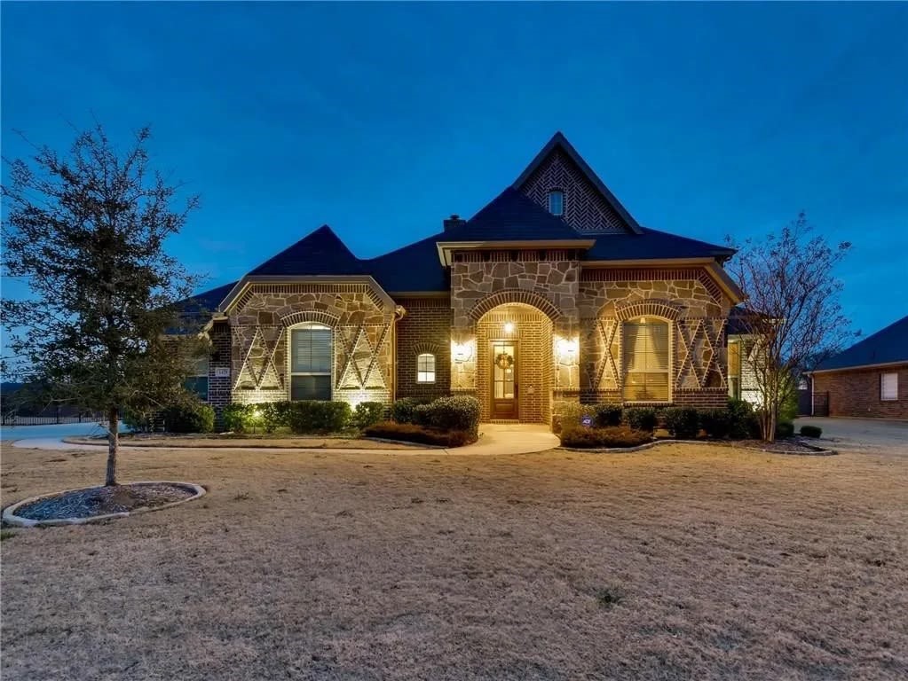 1429 Valley Crest Court Burleson TX 76028