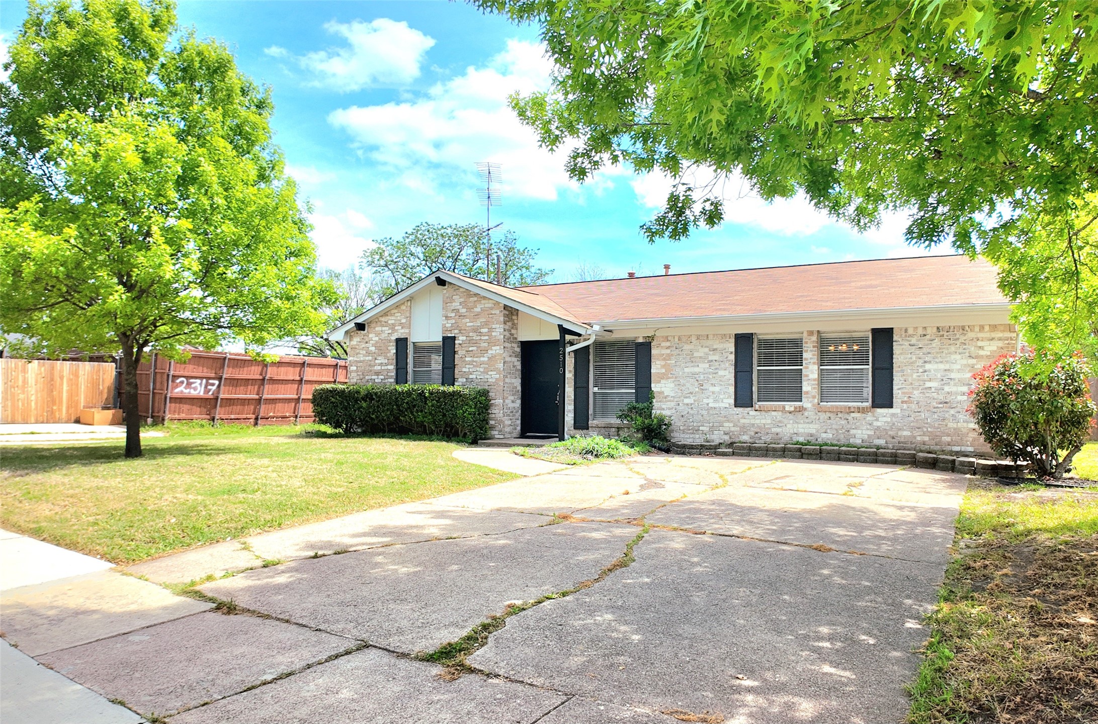 2510 Larchmont Drive Mesquite TX 75150