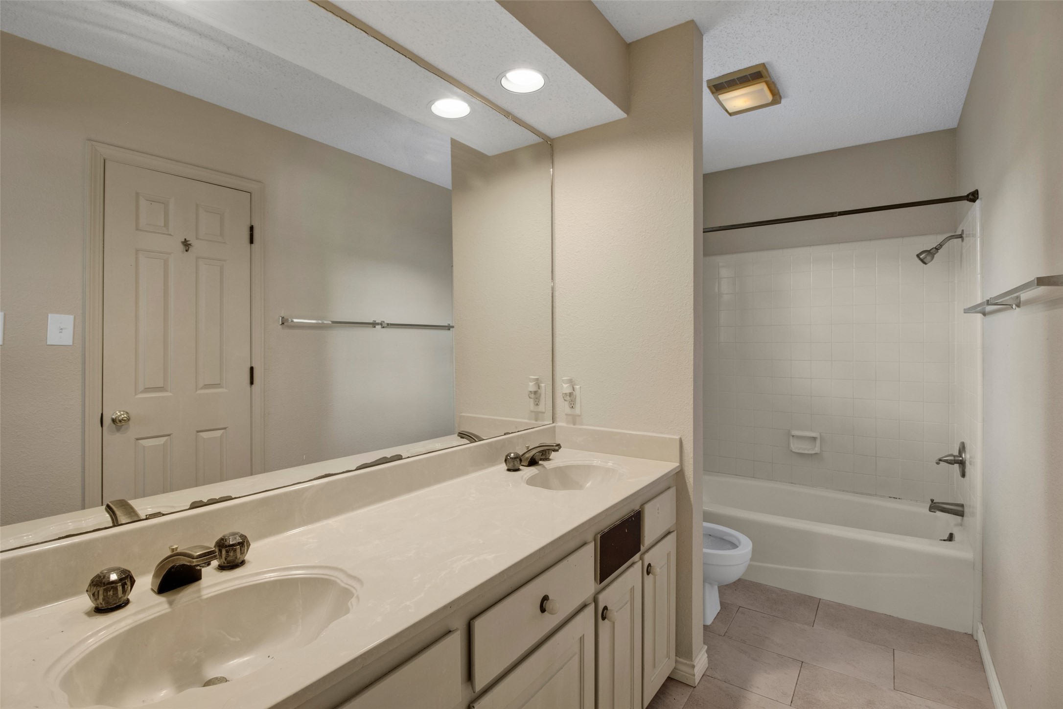 902 Kingsbury Court Longview TX 75604