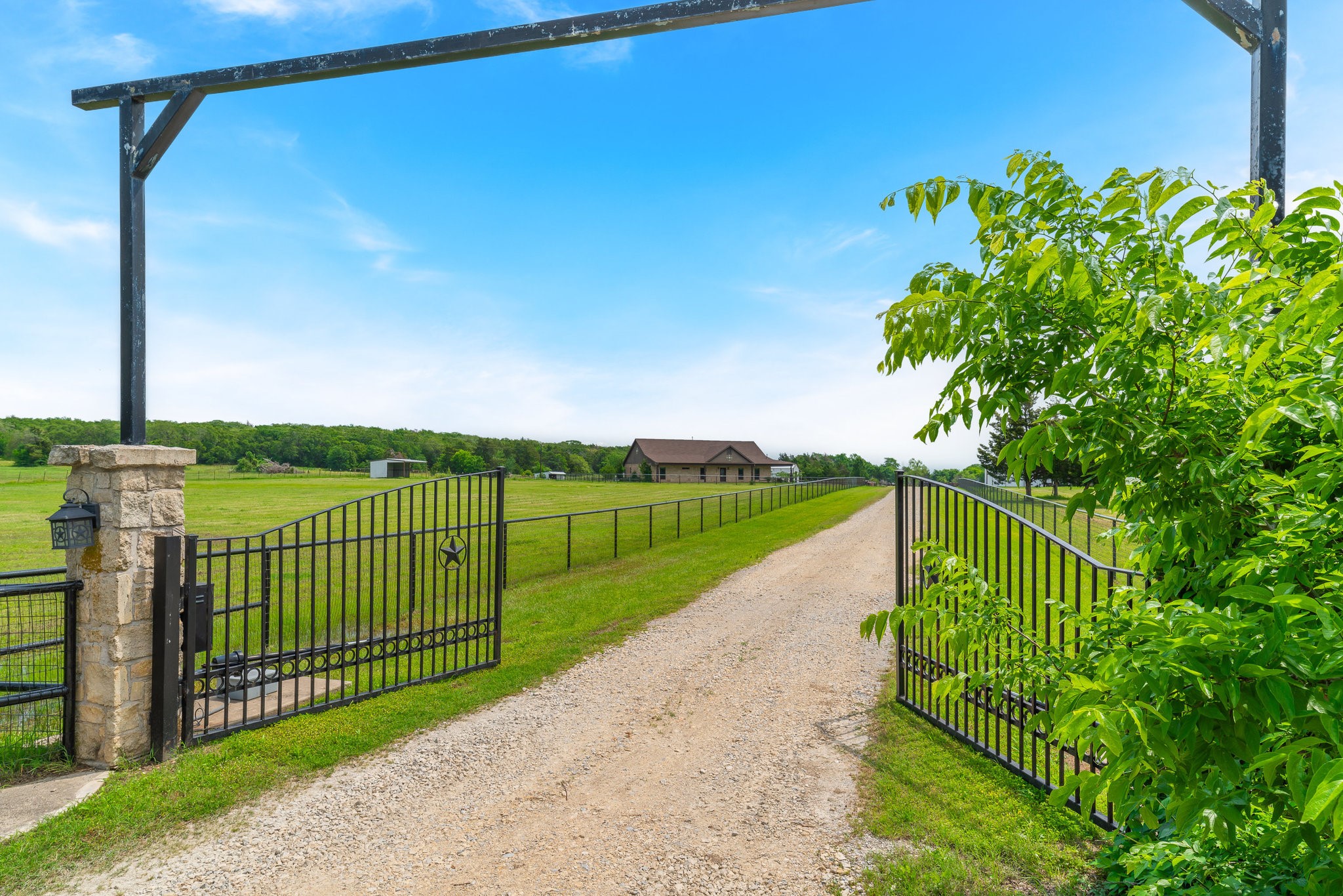 289 Blackjack Road Valley View TX 76272