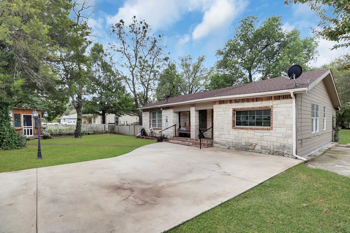 429 S Acres Drive Dallas TX 75217