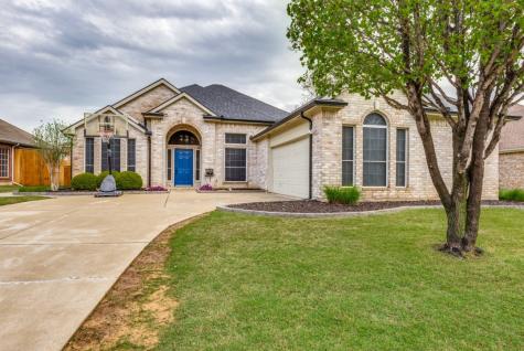 409 Stoneleigh Circle Lake Dallas TX 75065