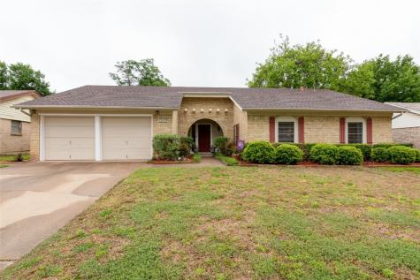 1212 Irwin Drive Hurst TX 76053