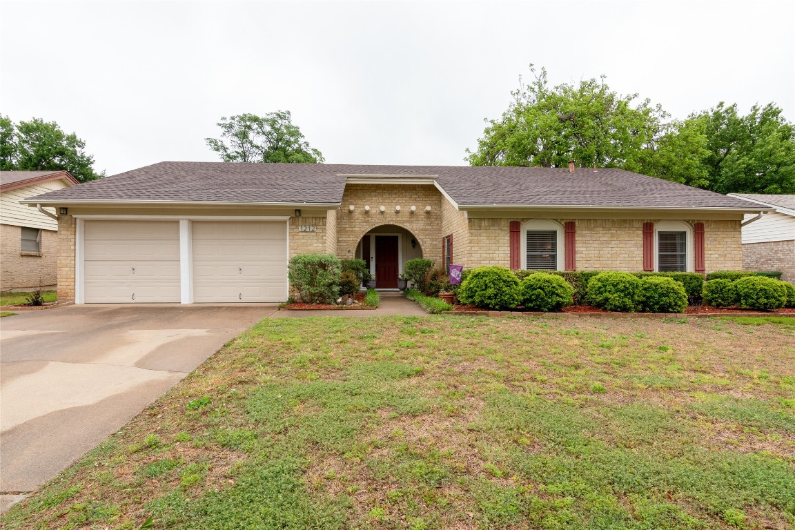 1212 Irwin Drive Hurst TX 76053