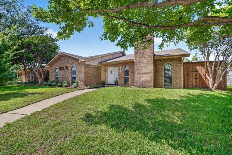 2713 Esquire Lane Garland TX 75044
