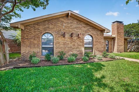 2713 Esquire Lane Garland TX 75044