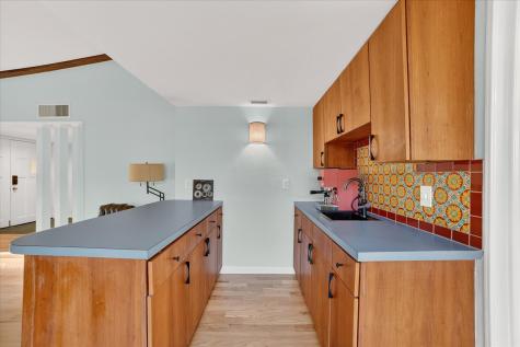 2713 Esquire Lane Garland TX 75044