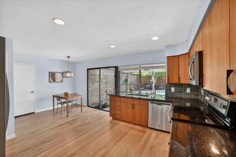 2713 Esquire Lane Garland TX 75044