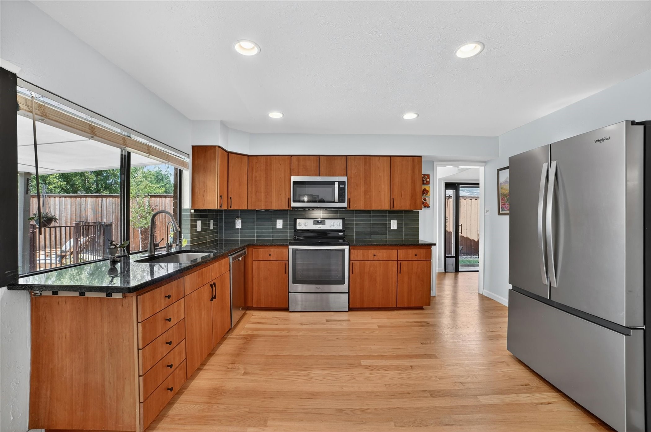 2713 Esquire Lane Garland TX 75044