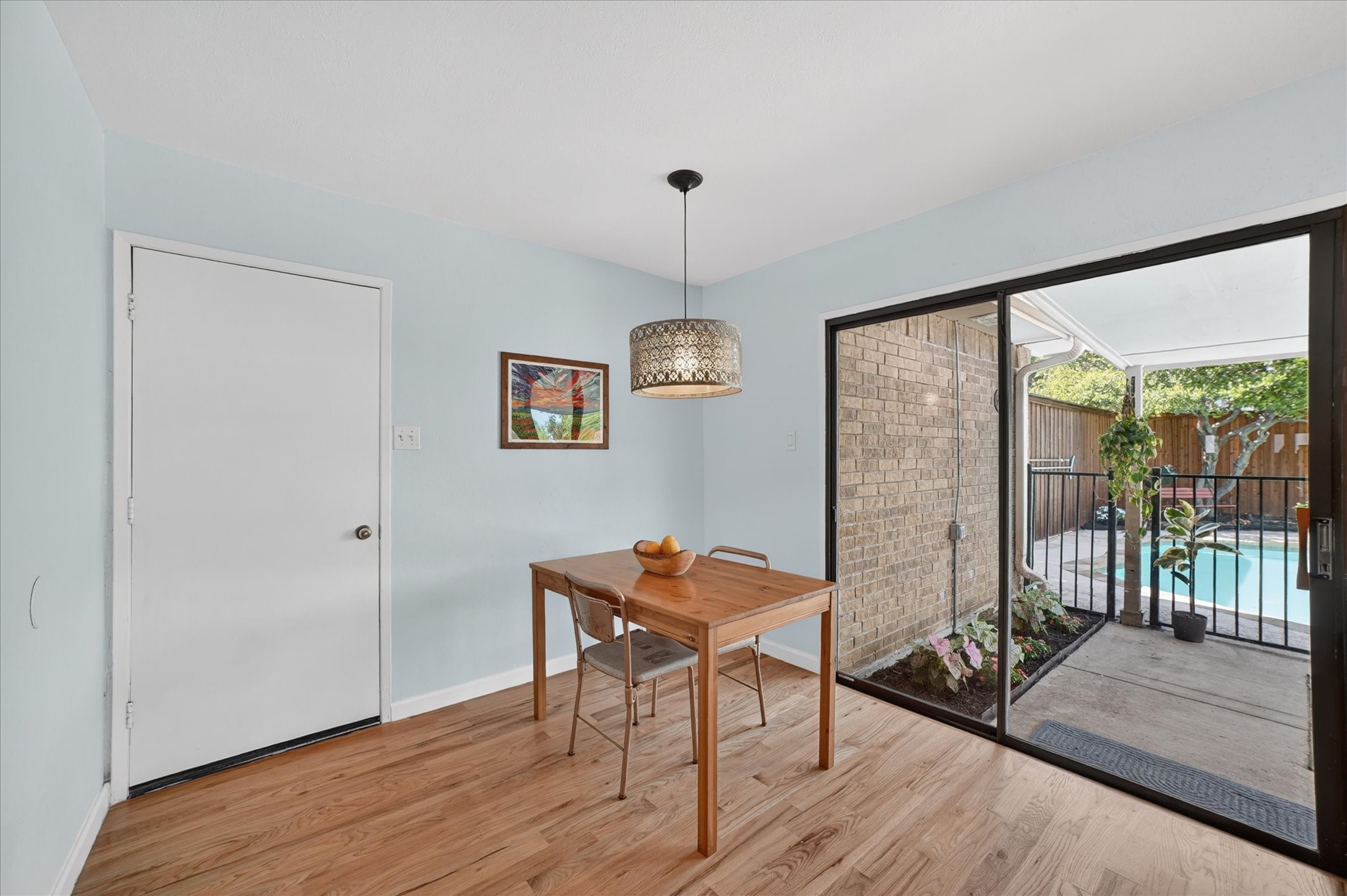 2713 Esquire Lane Garland TX 75044