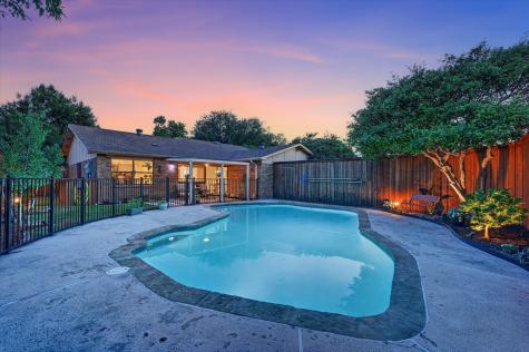 2713 Esquire Lane Garland TX 75044