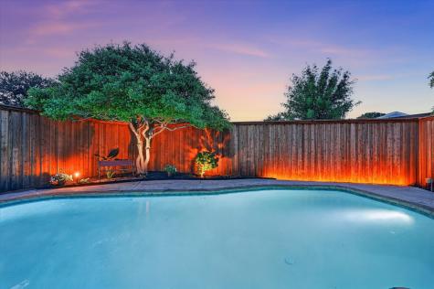 2713 Esquire Lane Garland TX 75044