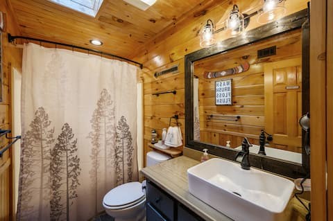 209 Pinyon Broken Bow OK 74728
