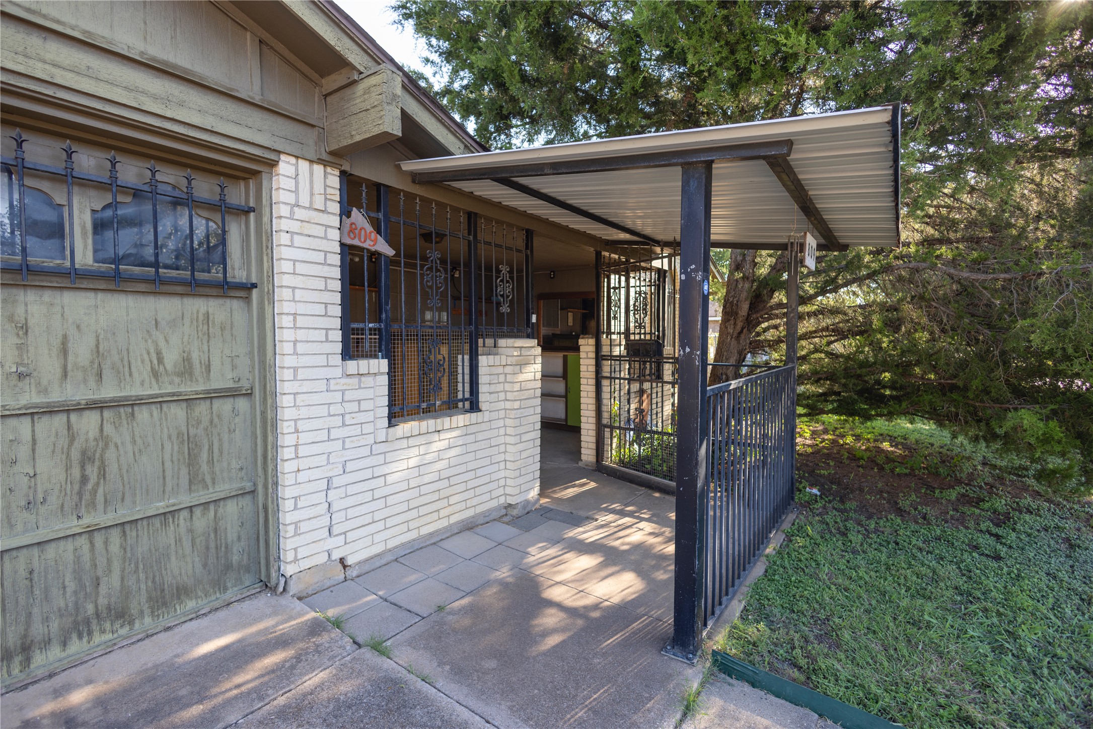 809 Lomo Street Fort Worth TX 76110