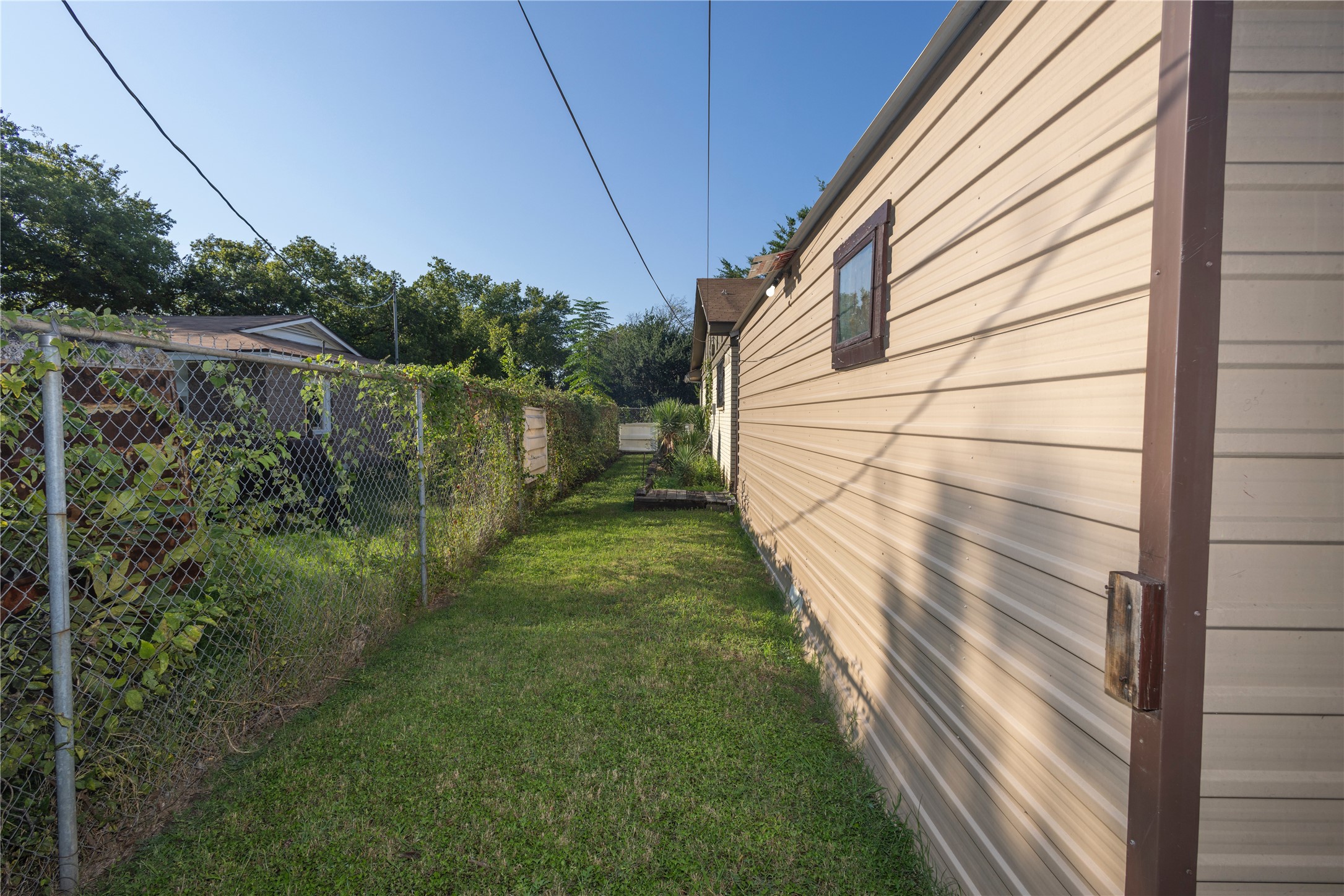 809 Lomo Street Fort Worth TX 76110