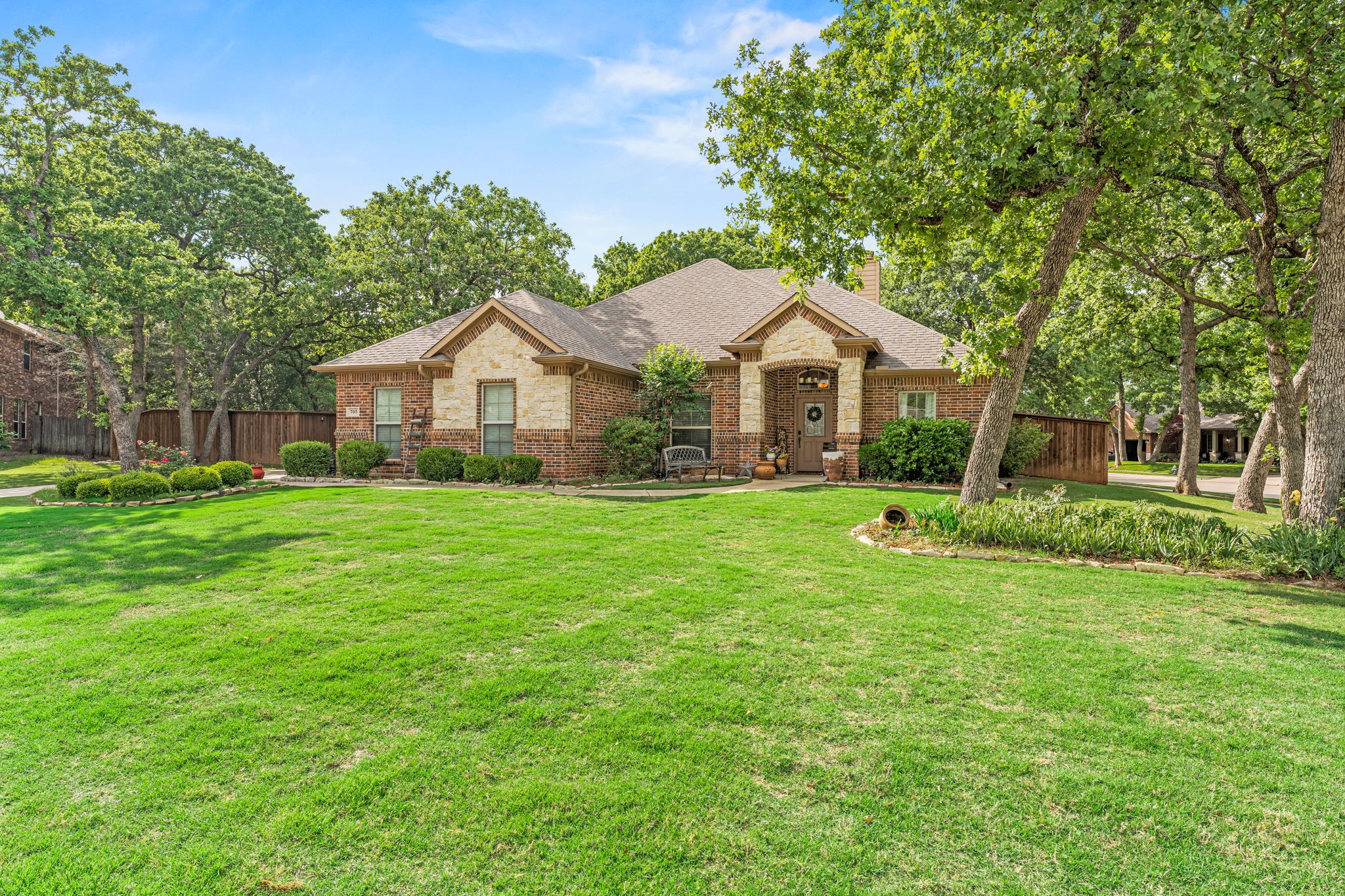 705 Royal Oak Court Burleson TX 76028