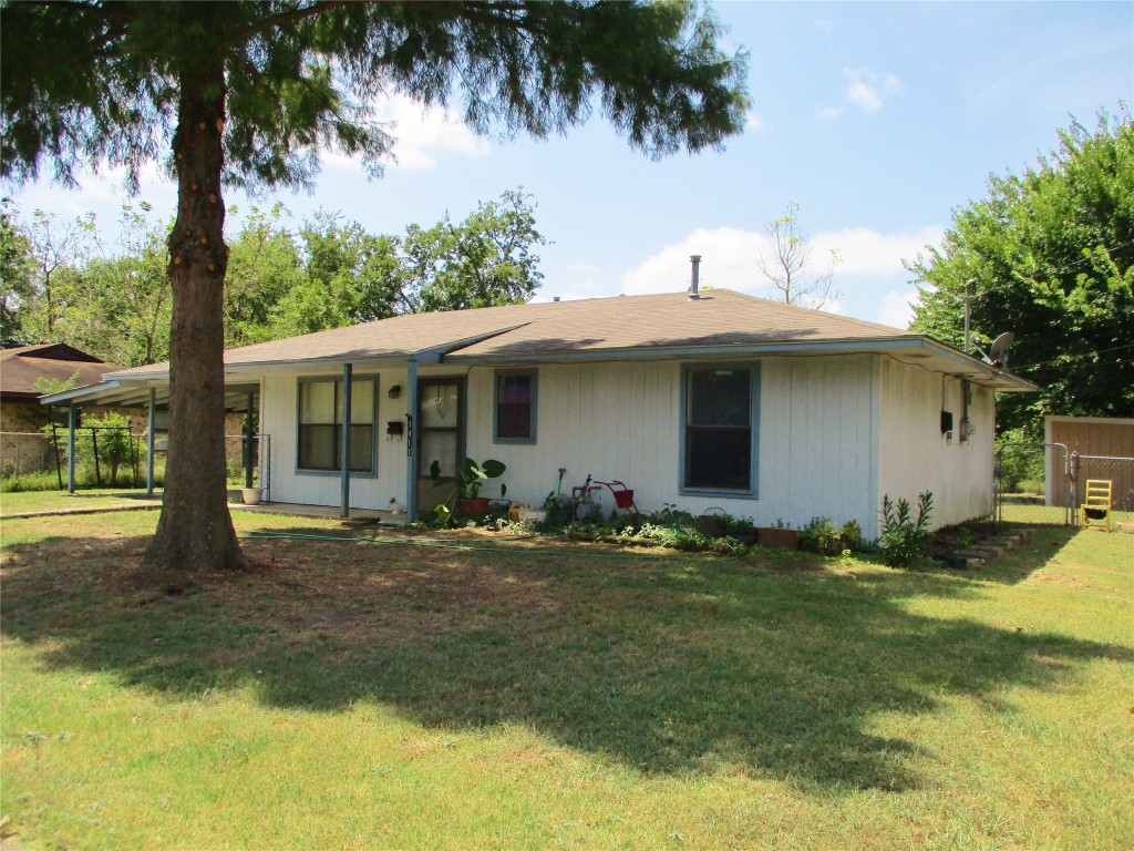 1411 Oak Street Bonham TX 75418