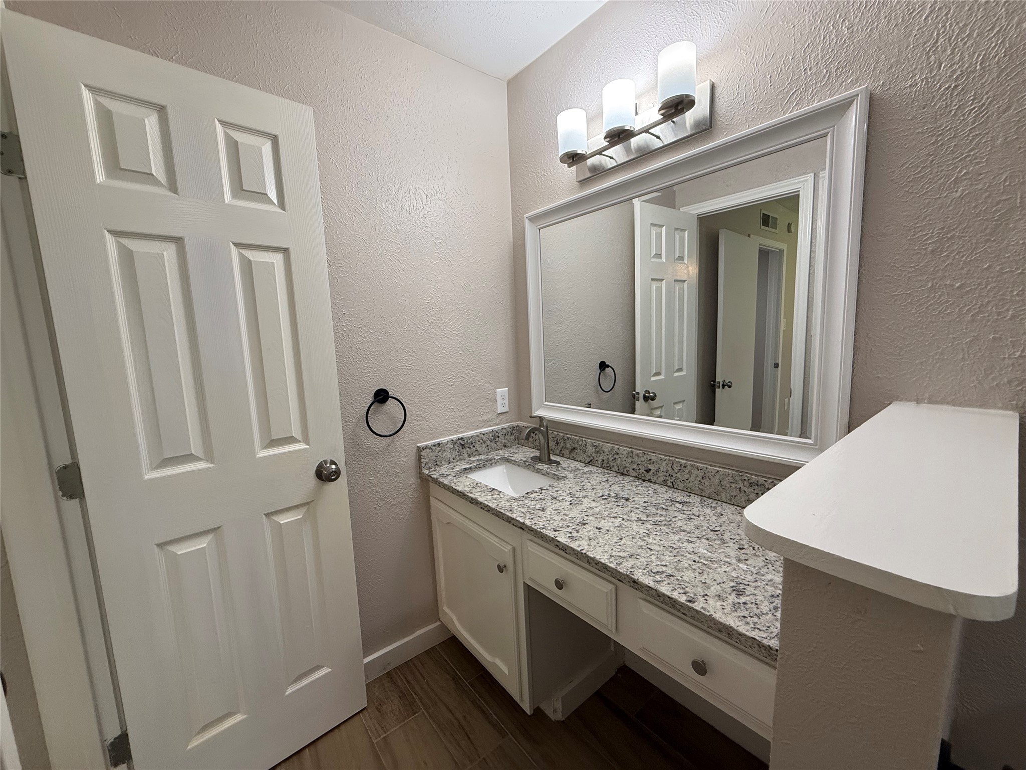 817 Camino Court Grand Prairie TX 75052