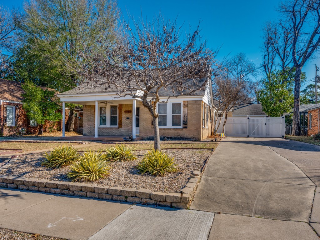 1122 Bonnie Brae Avenue Fort Worth TX 76111