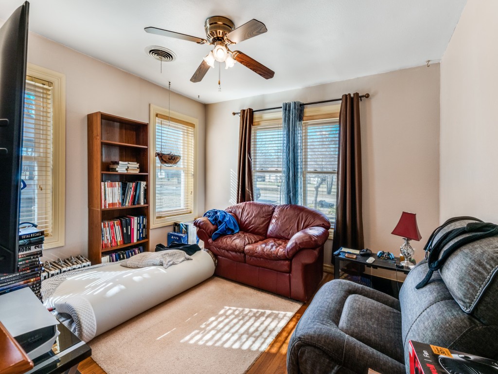 1122 Bonnie Brae Avenue Fort Worth TX 76111