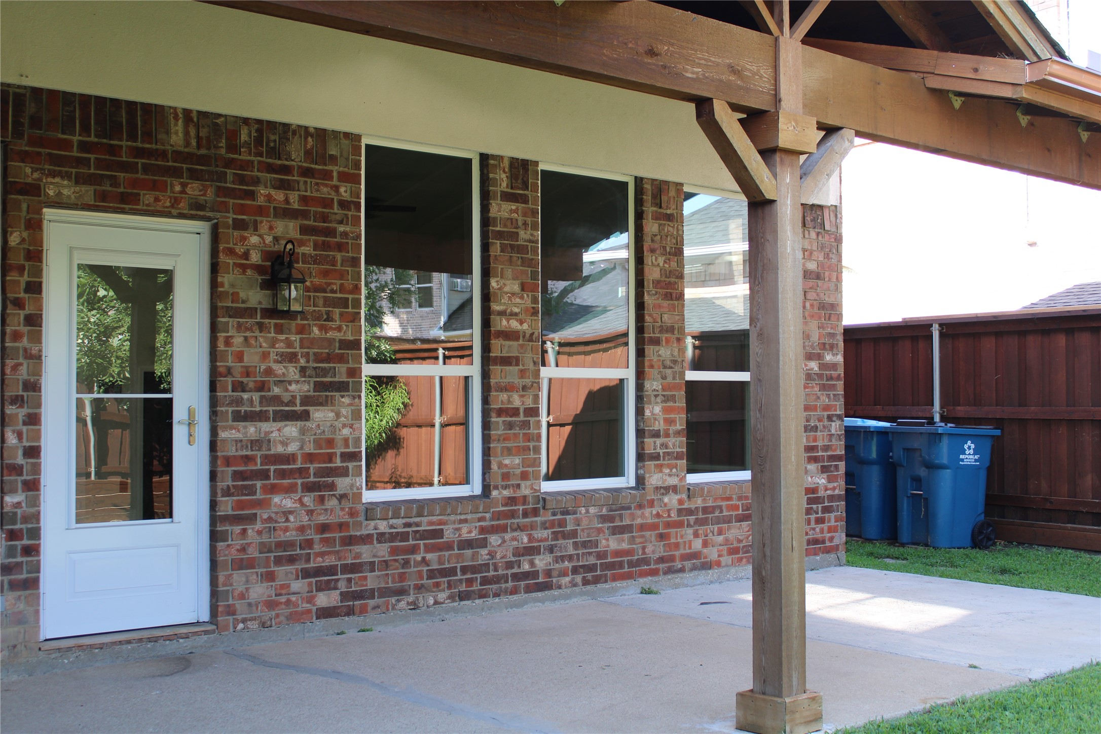 8905 Lakepointe Avenue Rowlett TX 75088