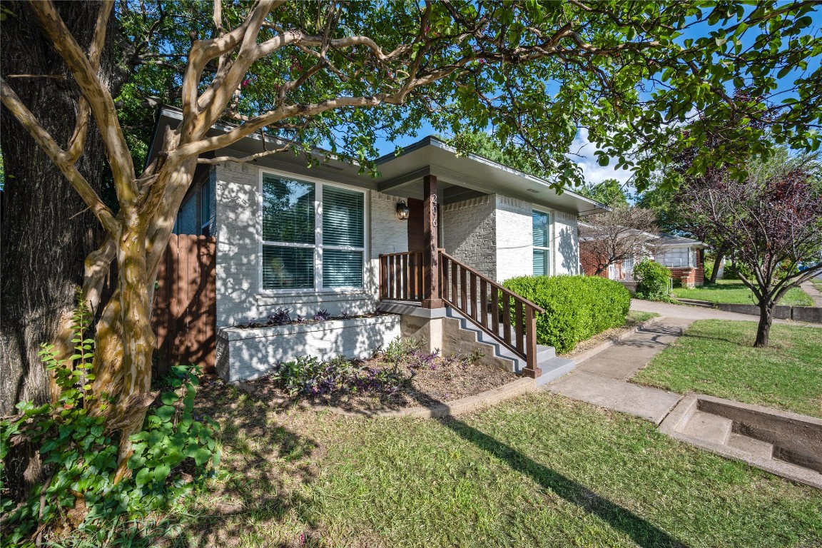206 S Hampton Road Dallas TX 75208