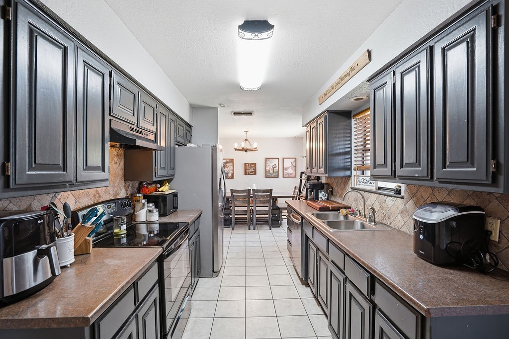 4041 Country Meadows Circle Granbury TX 76049