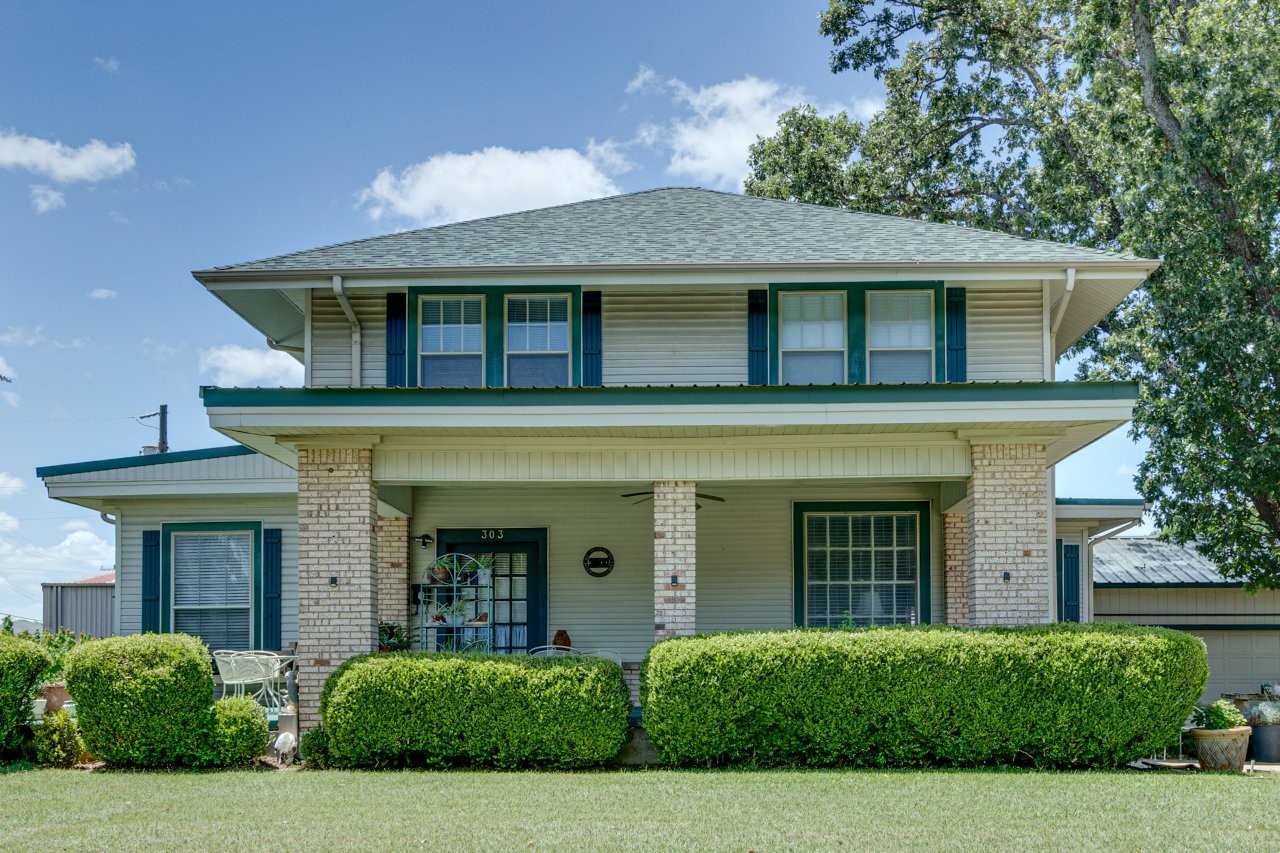 303 N 3rd Street Wills Point TX 75169