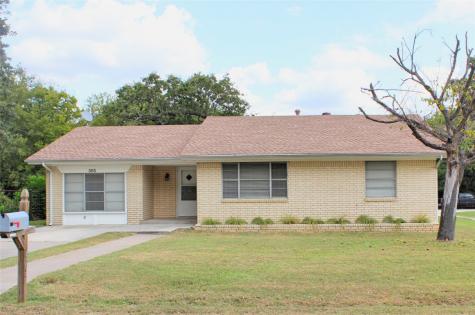 305 S Weatherford Street Chico TX 76431