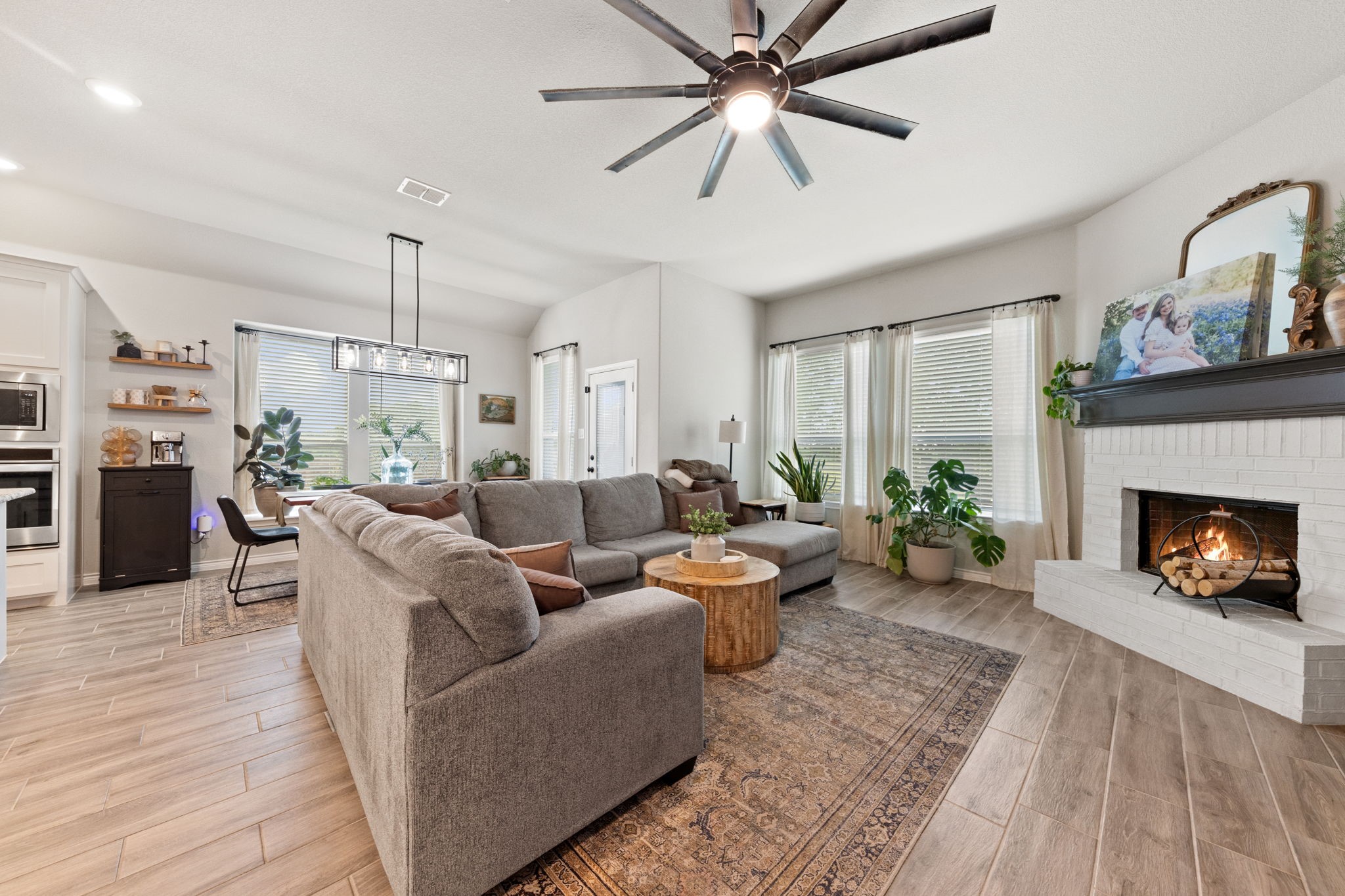 1620 Glade Meadows Drive Burleson TX 76058